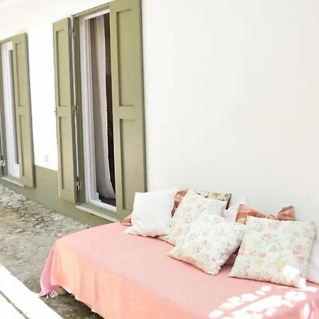 Vumba - The House Of The Lizard Holiday home Sao Martinho da Cortica
