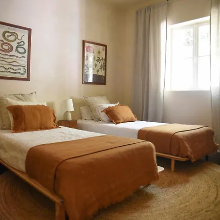 Vumba - The House Of The Lizard Holiday home Sao Martinho da Cortica